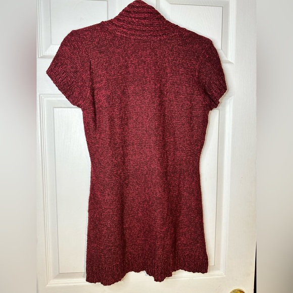 Women’s short sleeve, high-low sweater. Size L - Picture 2 of 3